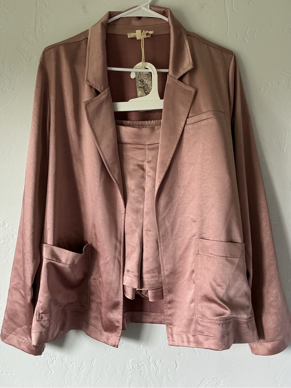 NWT Mystree Fiercely Feminine Rose Satin Blazer & Shorts Set
